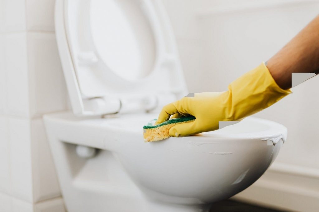 How-to-Remove-Rust-from-Bathroom-Toilets-Sinks